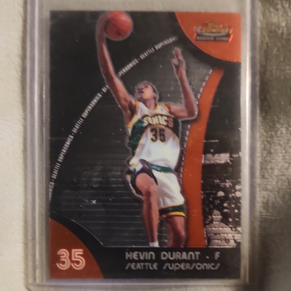 Kevin Durant 07-08 Topps Finest Rookie Seattle Supersonics Card